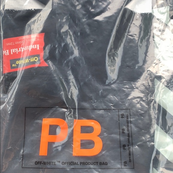 Off-White spray long sleeve shirt - Picture 2 of 7